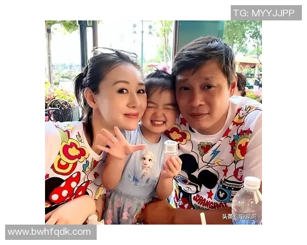 女明星与足球明星首次相遇时的心态与反应揭秘