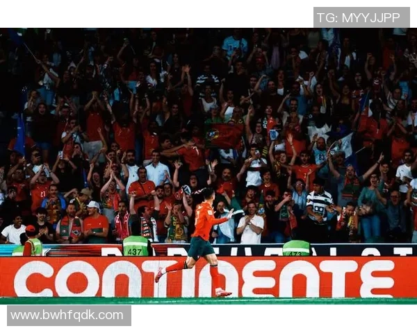 足球巨星C罗重返赛场再创辉煌引发全球球迷热烈期待