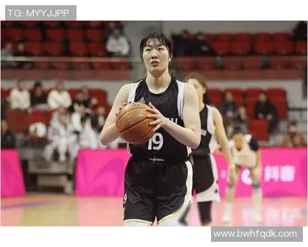 成都排球队在选拔赛中以100分稳居积分榜首位，展现强劲实力